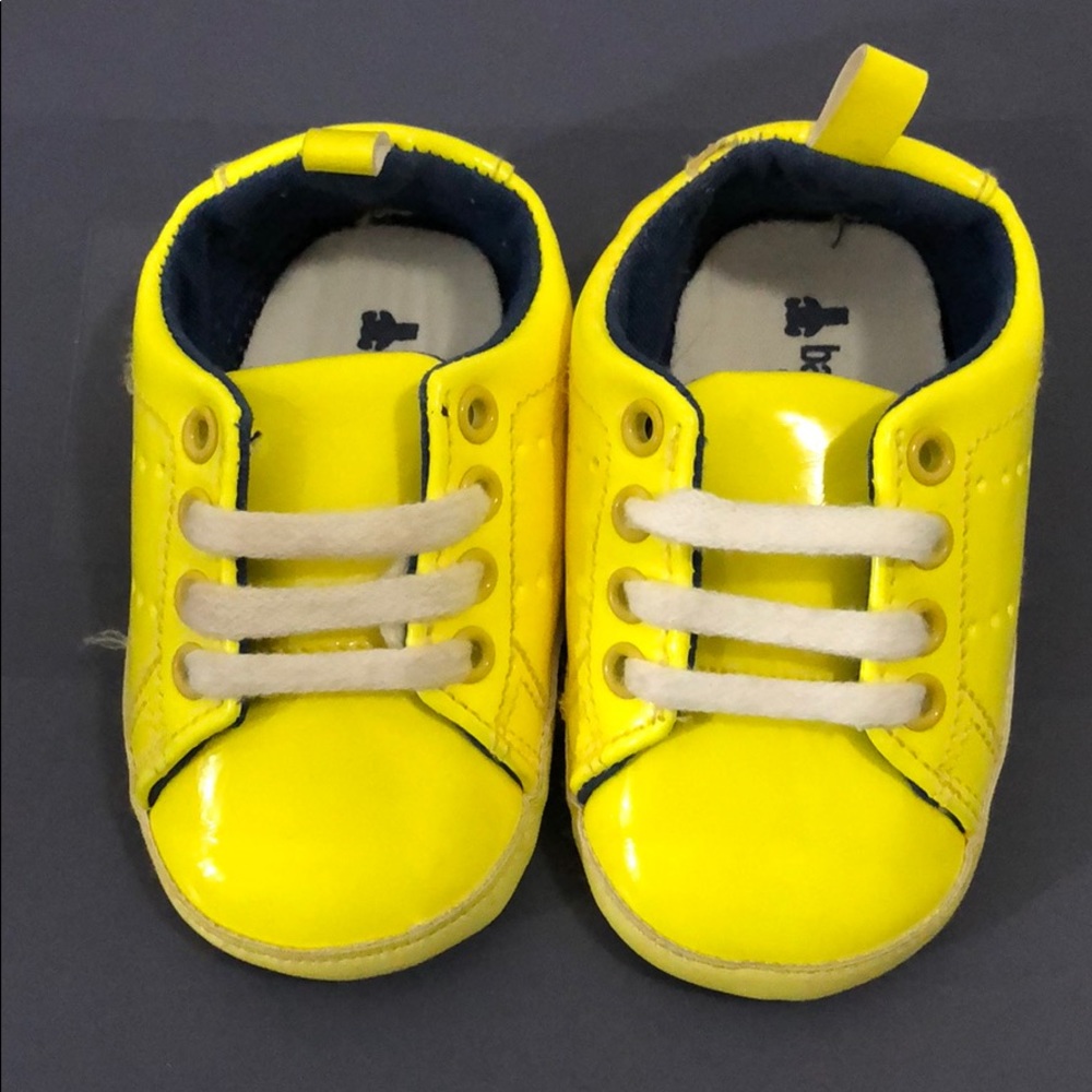 SUPER cute yellow baby Gap shoes!